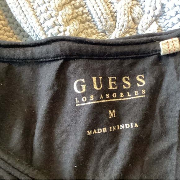 Guess T-Shirt - Picture 3 of 3